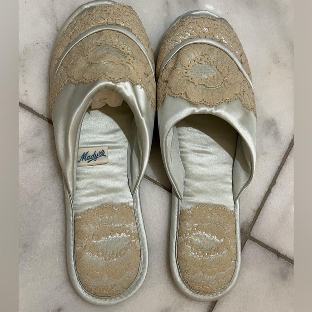 VINTAGE ✨GLAMOUR SKUFFS BY MADYE’S